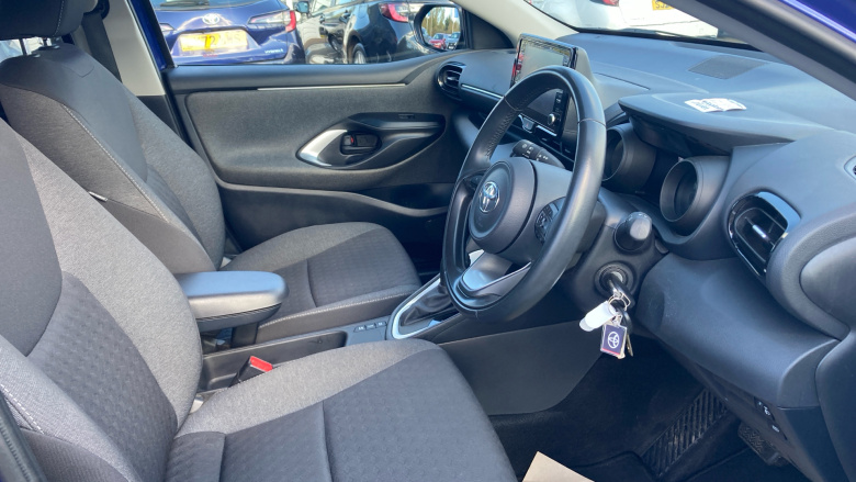 Toyota Yaris 1.5 Hybrid Design 5dr CVT Hybrid Hatchback